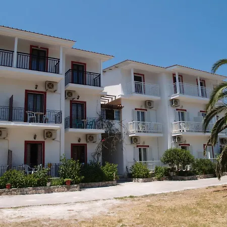 Apartment Clad Laganas